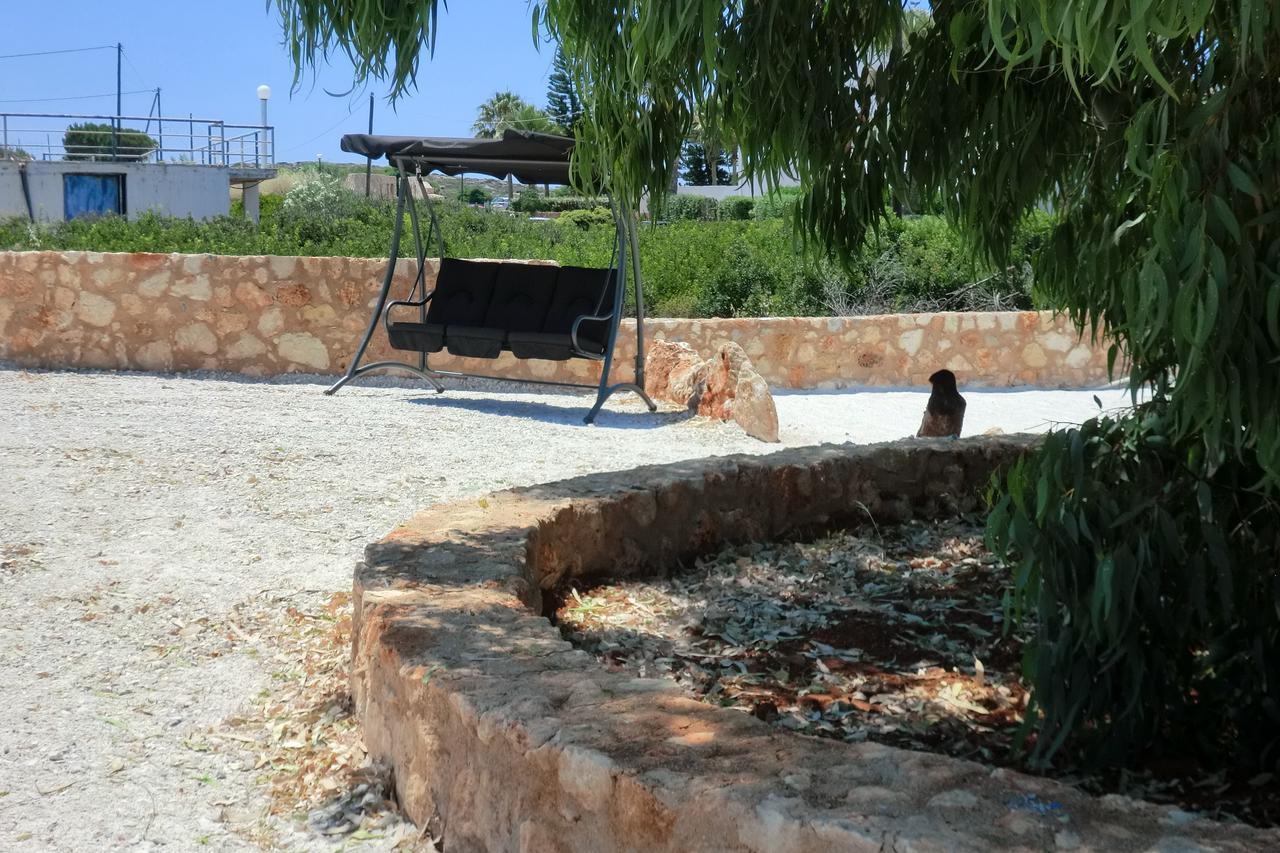 Poseidon Suites Hotel Stavrós エクステリア 写真